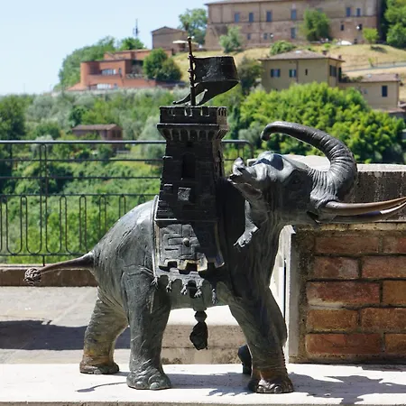 Nel Cuore Di Siena, Con Vista Sulla Torre Del Mangia סיינה